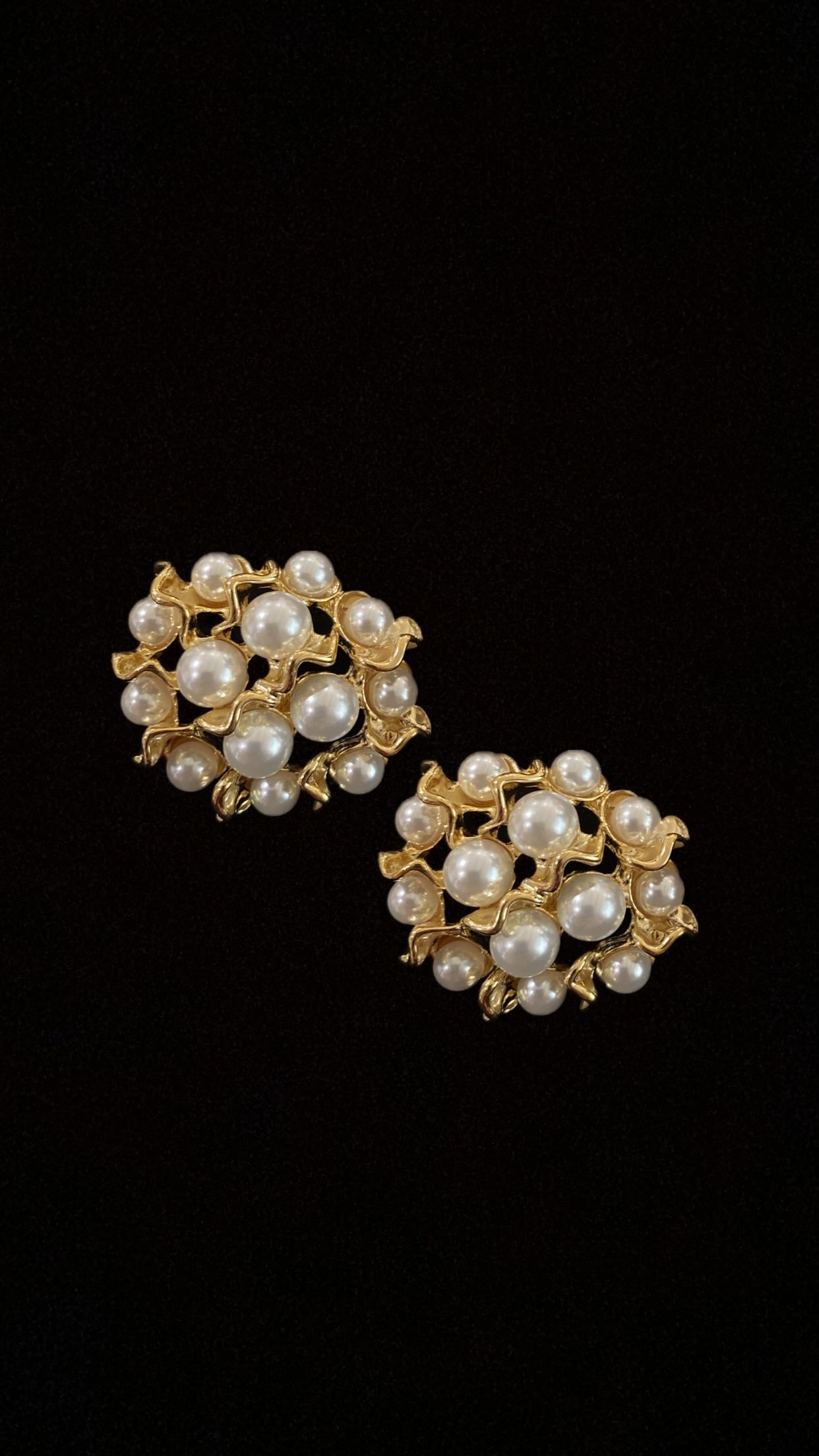 Coral pearl crush studds