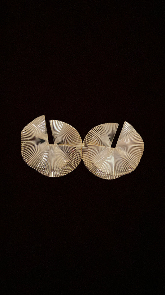 Ivory fan studds