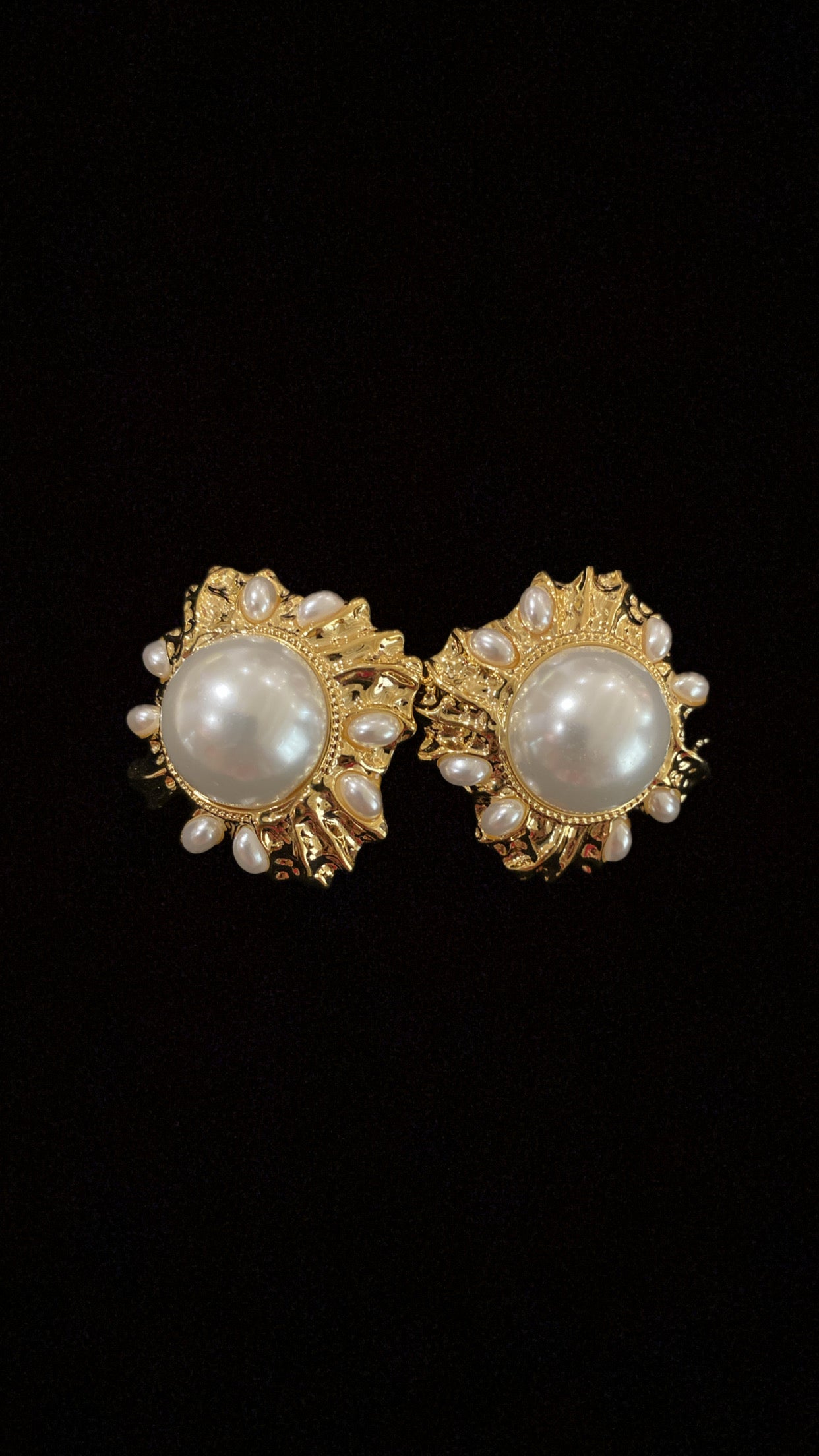 Pearl rose studs