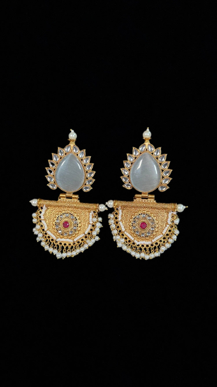 White Marble Earrings Latkan – Subtle Elegance with Artistic Flair