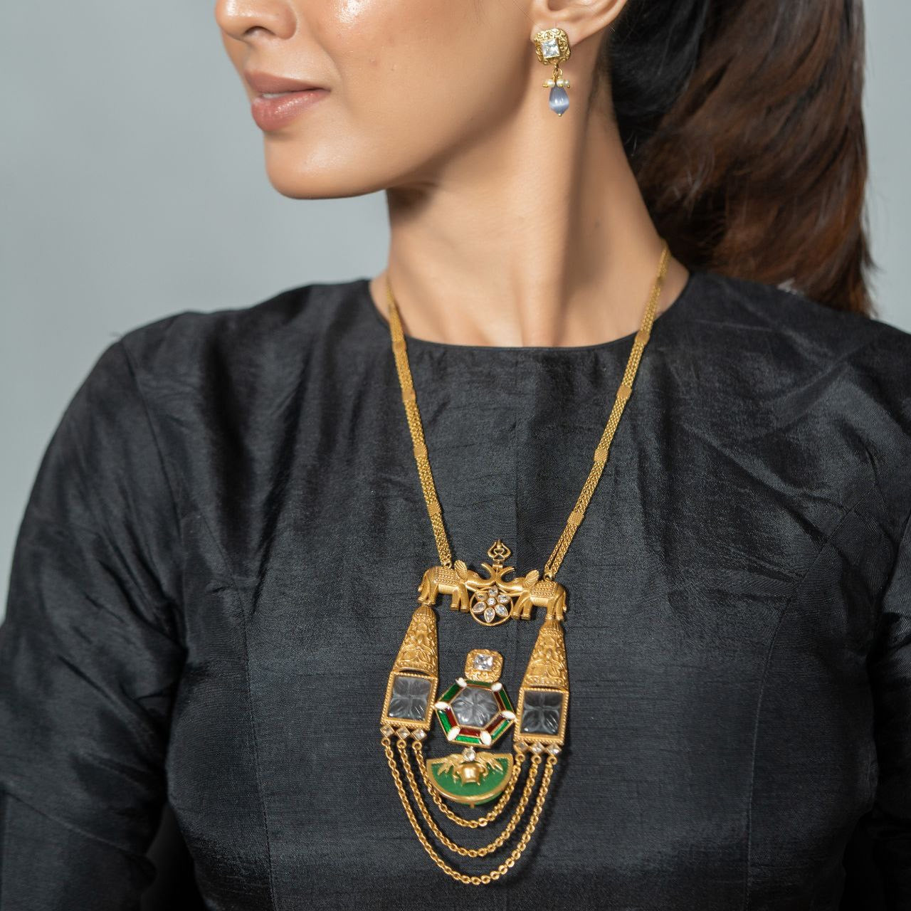 Bold Hexagon Long Necklace – Geometric Statement with Effortless Elegance