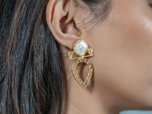 Pearl Sensation Earrings – Effortless Elegance, Timeless Glamour
